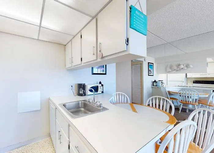 Holiday home Incredible Beachfront With Balcony Washer & Dryer Pools & Gym *
