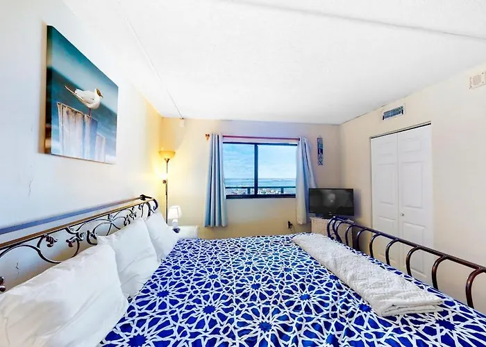 Incredible Beachfront With Balcony Washer & Dryer Pools & Gym