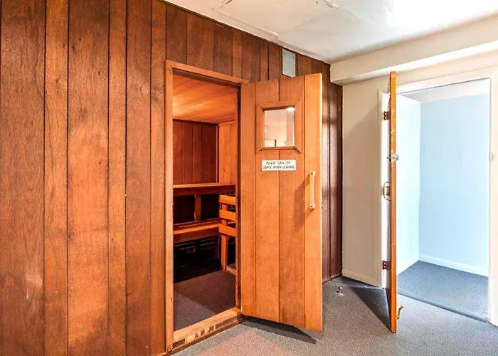 Incredible Beachfront With Balcony Washer & Dryer Pools & Gym Ocean City