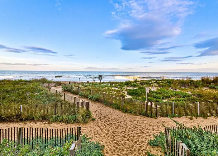 Incredible Beachfront With Balcony Washer & Dryer Pools & Gym Holiday home